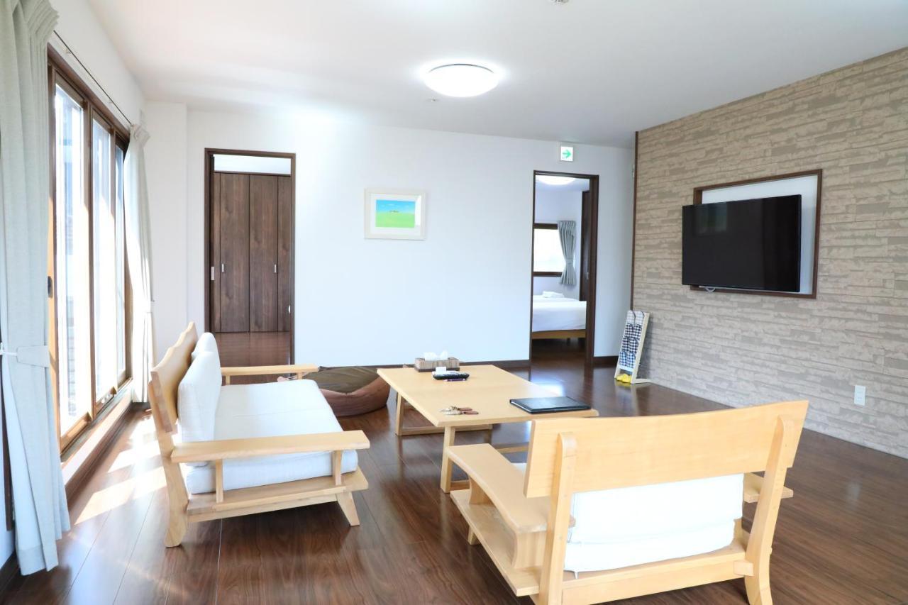Вилла Kashiwa House Фурано Экстерьер фото