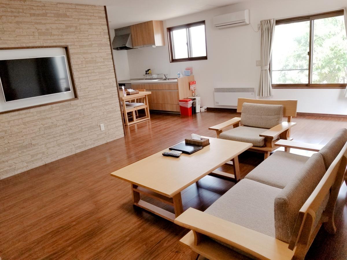 Вилла Kashiwa House Фурано Экстерьер фото